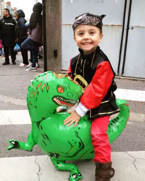 Enfant déguisé au carnaval de Nantes