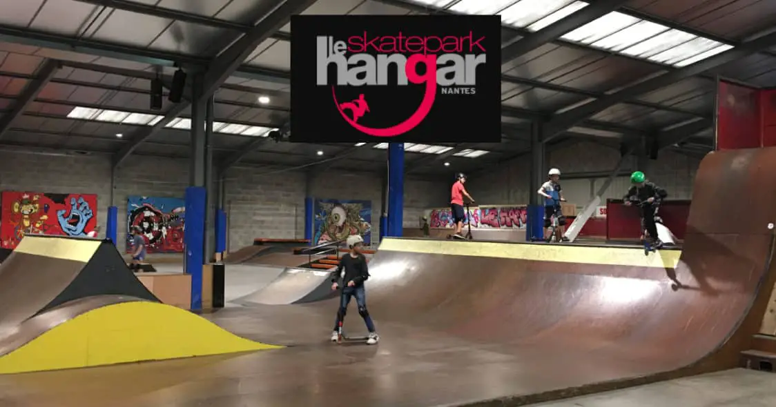 Nantes SKATEPARK géant en intérieur pour skate BMX roller