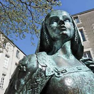 Anne de Bretagne statue à côté du chateau de Nantes